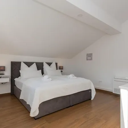 Villa Anteo-split By Guide *