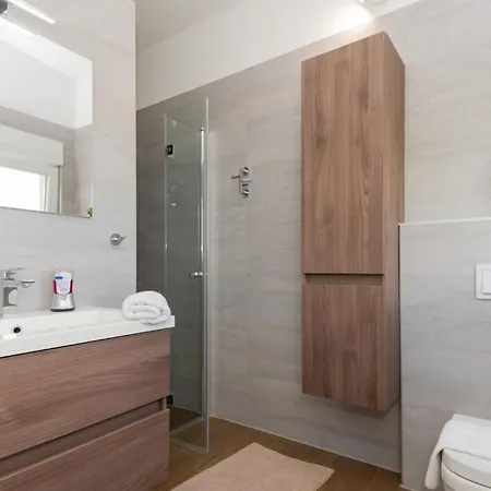 Villa Anteo-split By Guide *