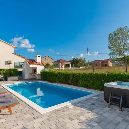Villa Anteo-split By Guide *