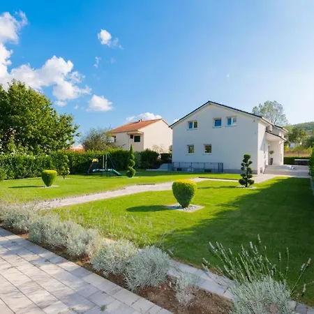 Anteo-split By Guide Villa