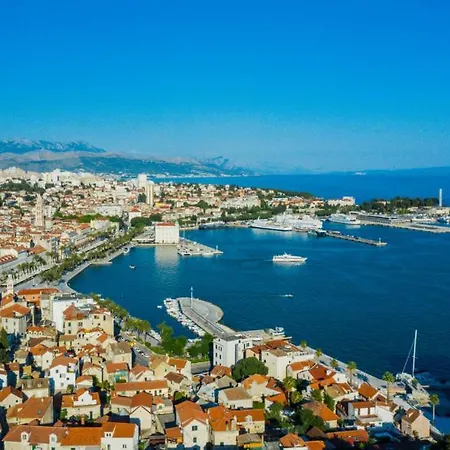 Anteo-split By Guide Villa *